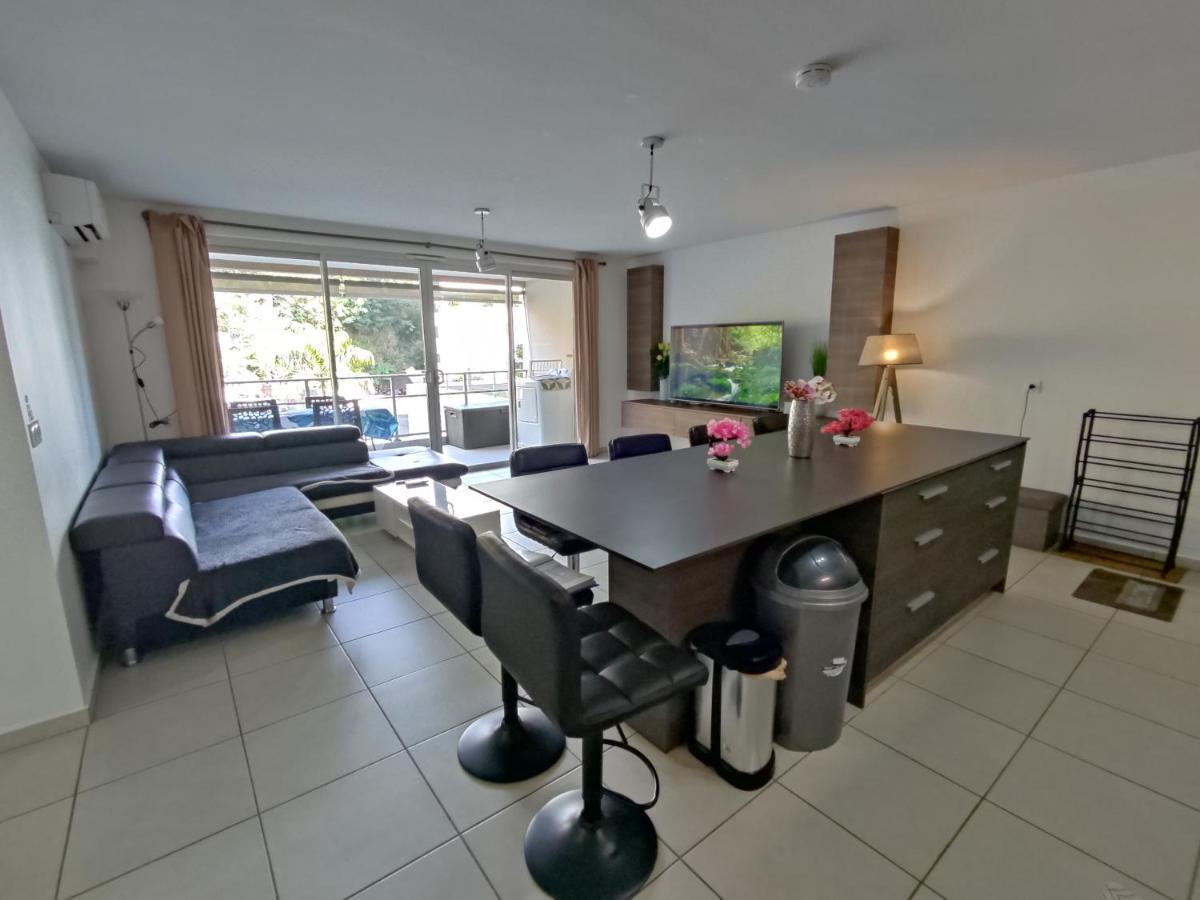 Elegant F3 A La Villa Stencer, Papeete, Calme Climatise Et Spacieux Παπεέτε Εξωτερικό φωτογραφία