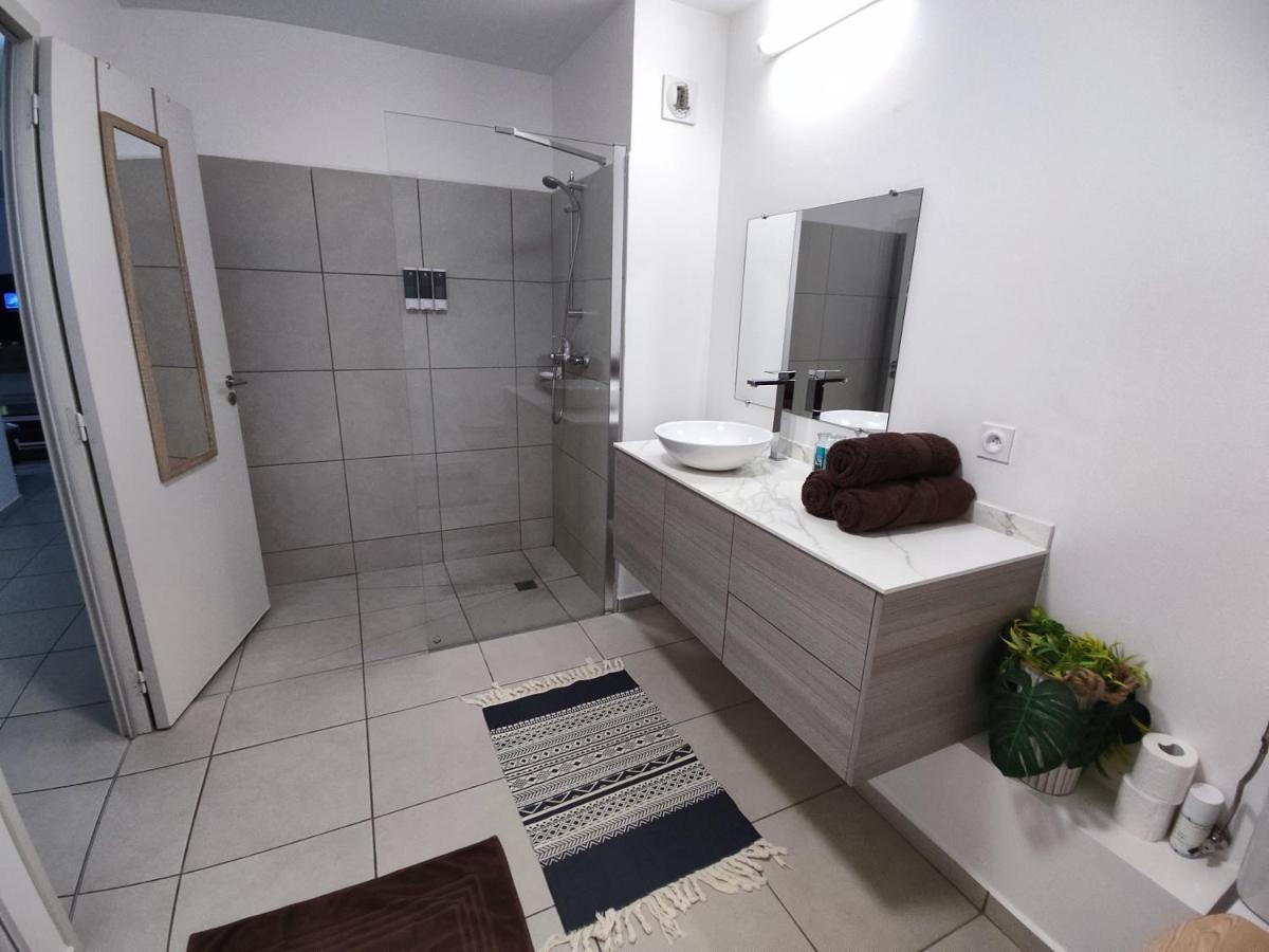 Elegant F3 A La Villa Stencer, Papeete, Calme Climatise Et Spacieux Παπεέτε Εξωτερικό φωτογραφία